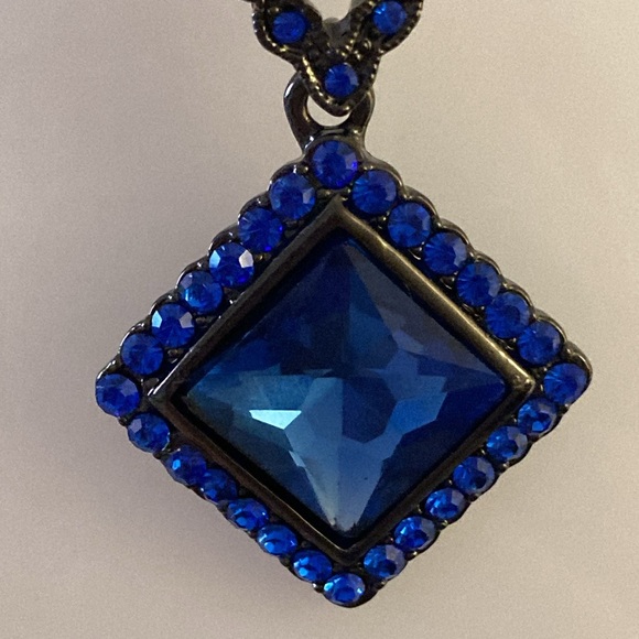 NWOT - Melanie Lyne Midnight Blue Crystal French Hook Dangle Earrings - Picture 2 of 10